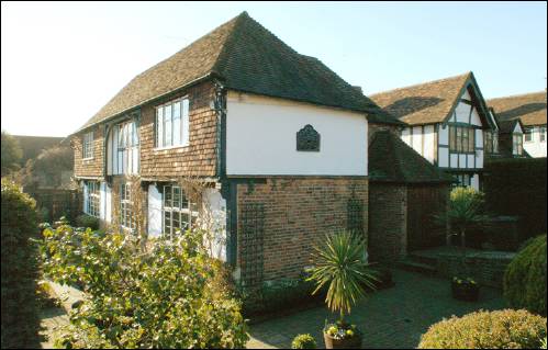 62 Deansway a